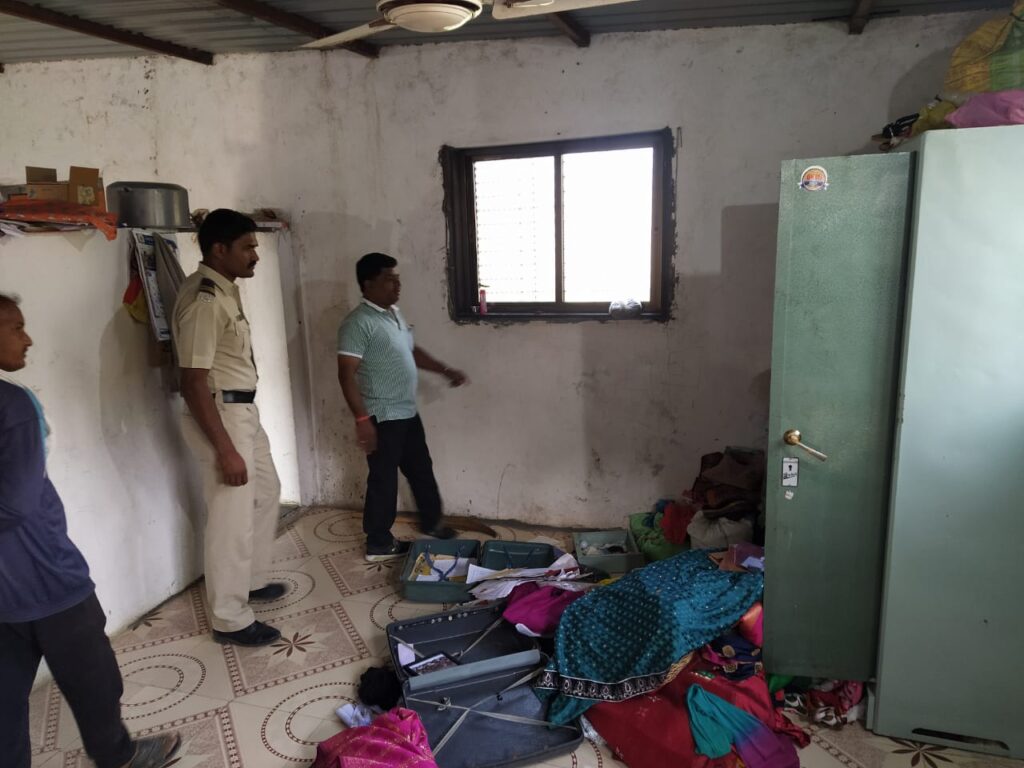 Burglary, jamkhed Times, jamkhed news, kharda news, jamkhed police station,