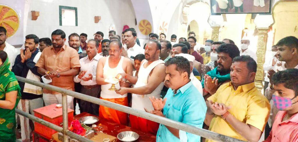 Laghurudra Abhishek at Godad Maharaj Temple on behalf of akhil bhartiy maratha mahasangh