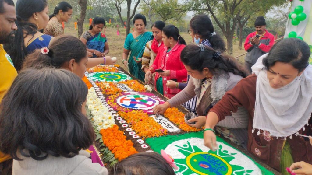 Birthday celebrations were held at 600 trees in Karjat.