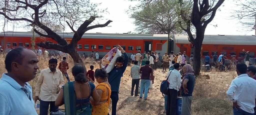11061 LTT-Jaynagar Express have been derailed between Lahavit and Devlalinear Nashik