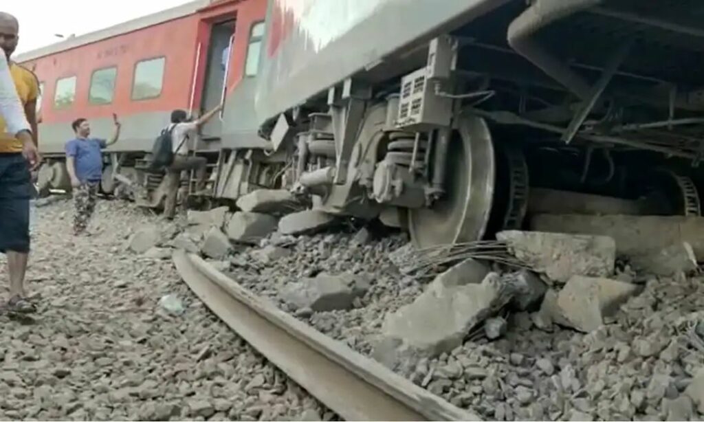 11061 LTT-Jaynagar Express have been derailed between Lahavit and Devlalinear Nashik