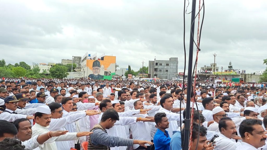 100 feet tiranga flag was hoisted at Constitution Square of Jamkhed in the presence of thousands of citizens