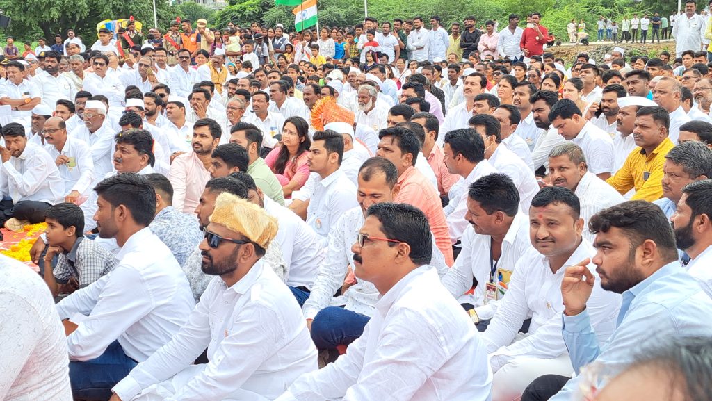 100 feet tiranga flag was hoisted at Constitution Square of Jamkhed in the presence of thousands of citizens