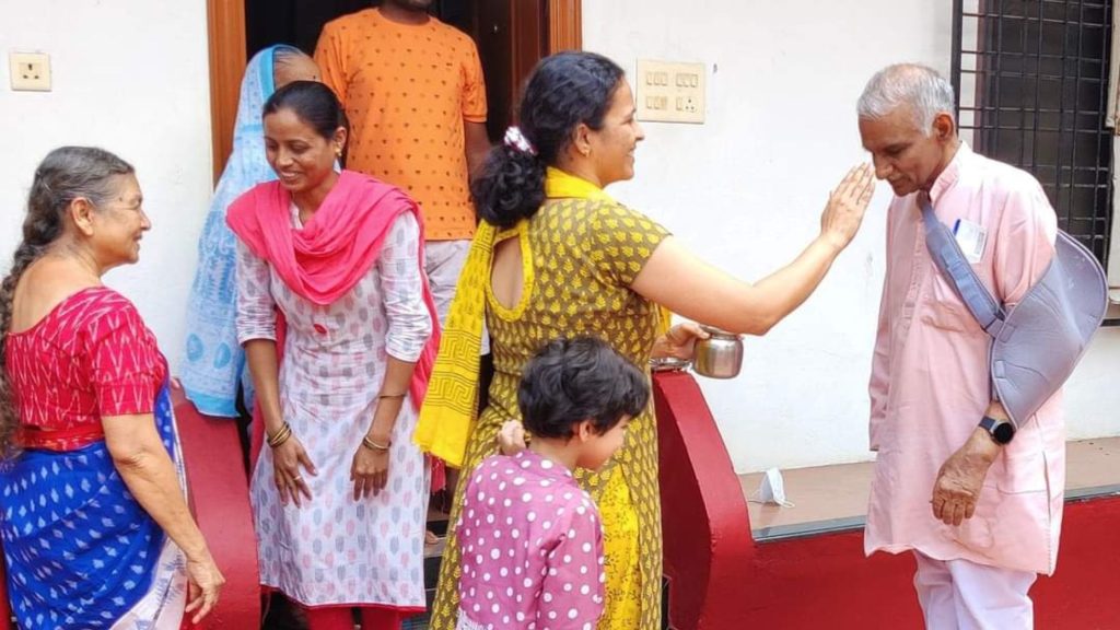 Senior social worker Prakash Amte discharged after 75 days of treatment