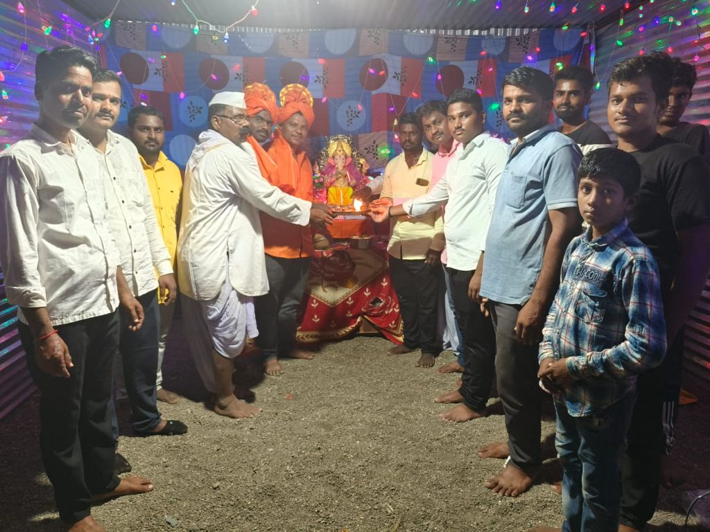 Aarti of Ganaraya was performed by social activist Gaffarbhai Pathan, Hindu Muslim unity was seen in Jamkhed taluka