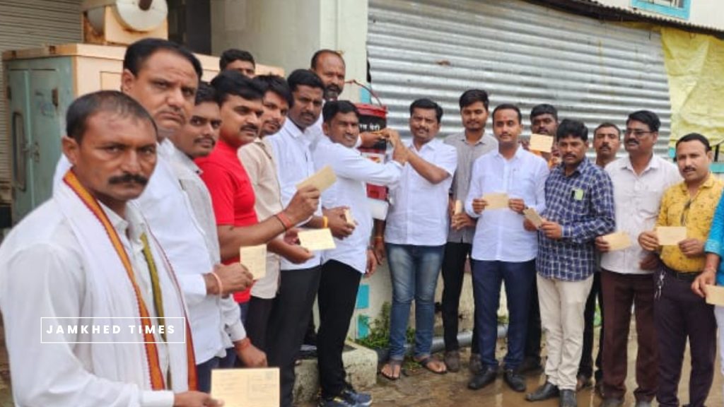 On the initiative of Uday Singh Pawar, 200 greeting cards were sent on the occasion of Prime Minister Narendra Modi's birthday