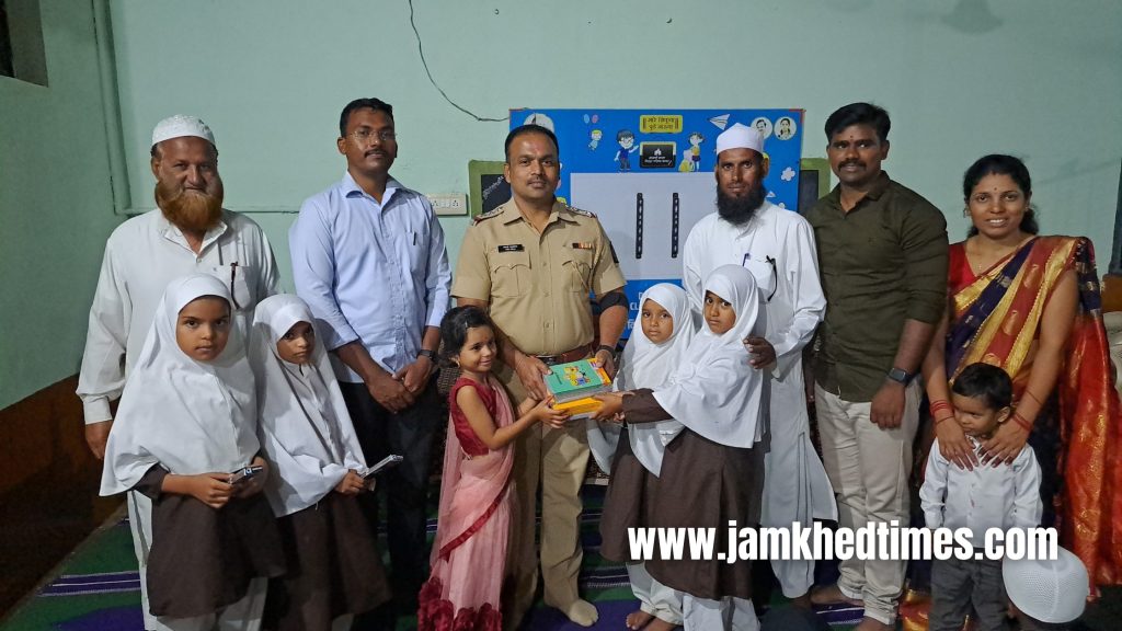 Police Constable Arun Pawar Maintains Unique Social Commitment, celebrates beloved daughter's birthday with disabled, distributes school materials to Urdu school students