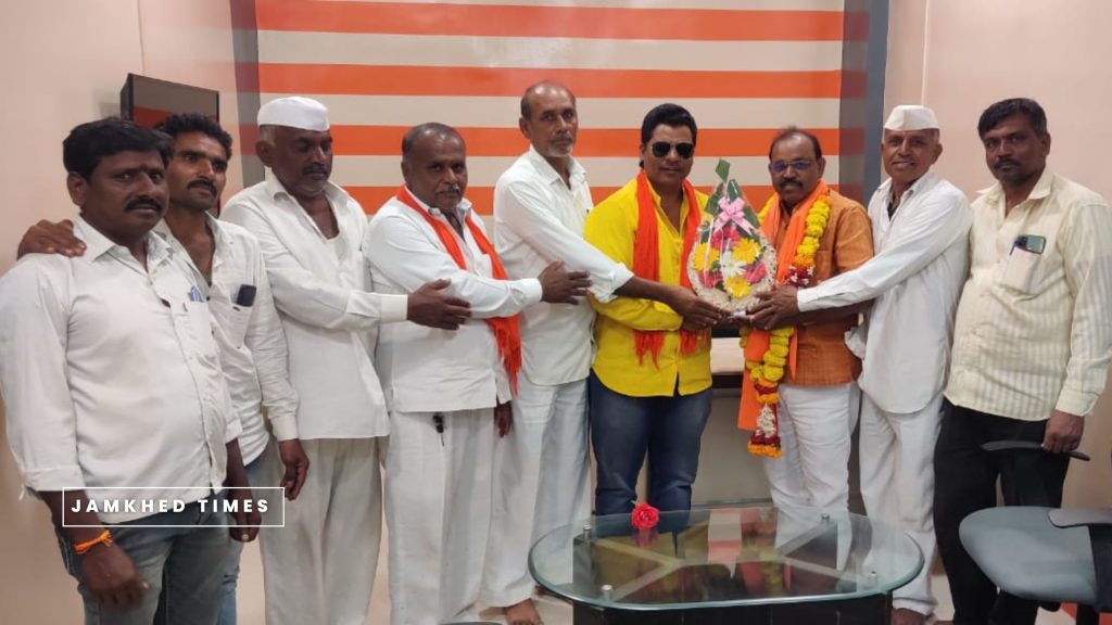 Shiv Sena taluka chief Prof. Kailas Mane felicitated on behalf of Gaffarbhai Pathan