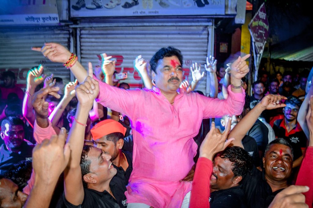 mla Ram Shinde's dominance in Ganesh Visarjan procession, ram Shinde's dance is discussed in the state, Ramji ki nikli sawari Ramji ki lila hai nyari,