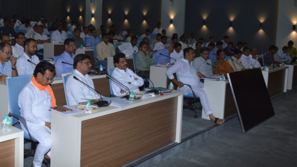 Guardian Minister Radhakrishna Vikhe Patil gave important orders in the District Planning Committee meeting, read the important decisions in the Ahmednagar District Planning Committee meeting today,