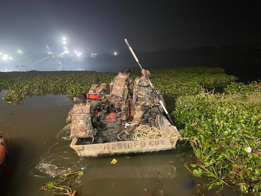 Gujarat Morbi bridge collapse, Morbi bridge incident 12 members of BJP MP's family were died, 150 people have died in the Morbi bridge collapse so far,