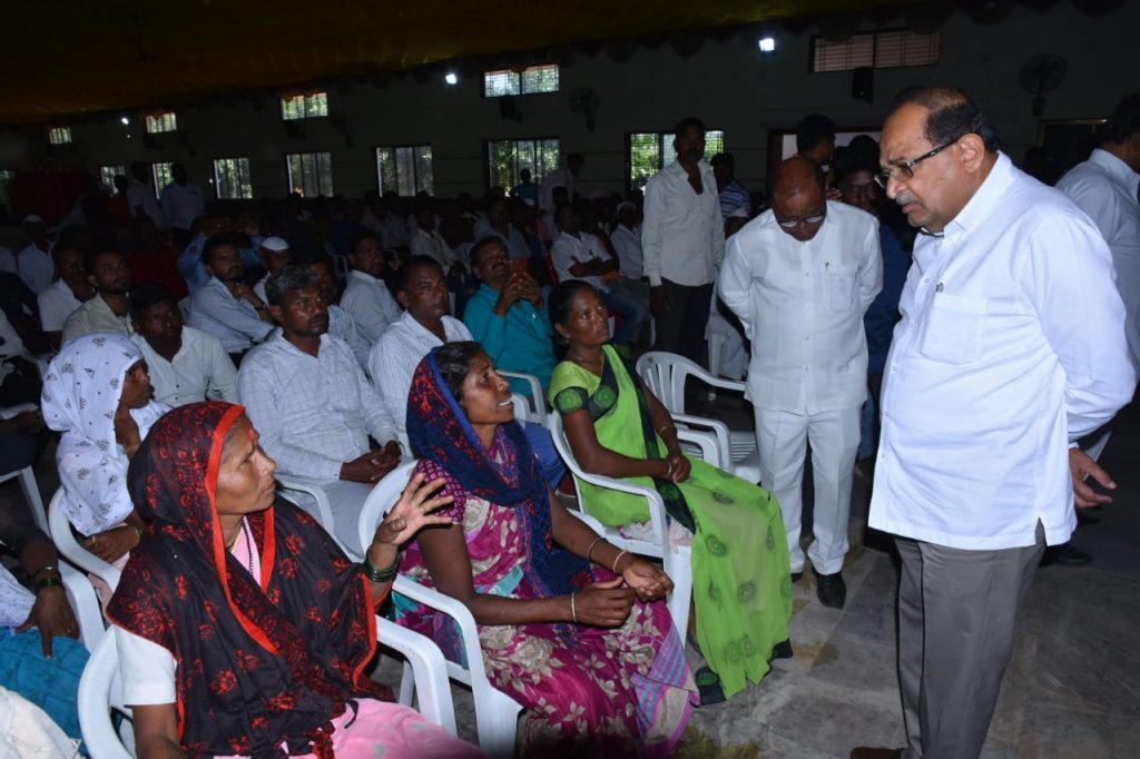 In case of death of four children Vikhe-Patals gave important orders, families of the deceased announced aid of 11 lakhs each, Sangamner news, Khandarmalwadi incident