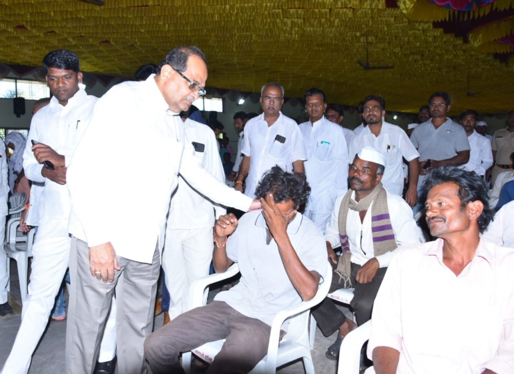 In case of death of four children Vikhe-Patals gave important orders, families of the deceased announced aid of 11 lakhs each, Sangamner news, Khandarmalwadi incident