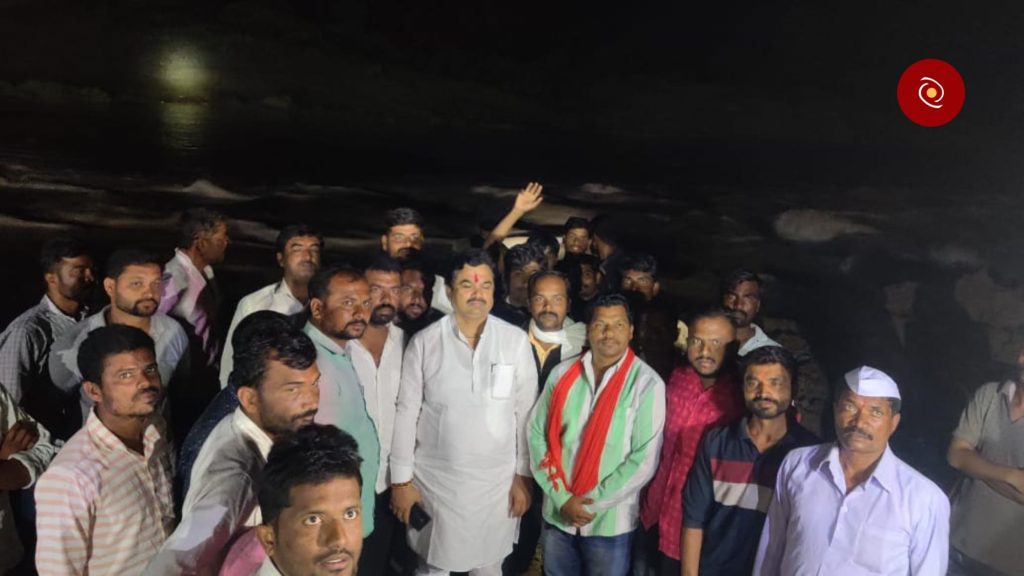 MLA Ram Shinde inspected the flood situation of Bhawar river, visited Patoda late last night, ram Shinde latest news,