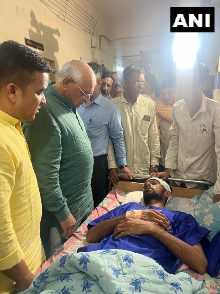 Gujarat Morbi News live, 91 killed, 100 injured in Morbi bridge collapse in Gujarat, death toll likely to rise, morbi latest news,