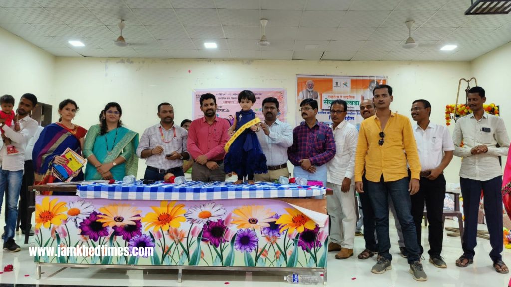 Nutritional food equal to the weight of nourished children is donated to Anganwadis, National Nutrition Month is celebrated in Jamkhed taluka with various activities, Donation of 400 kg nutritional food