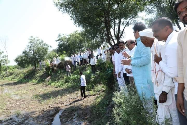 Ram Shinde, MLA Ram Shinde in the Maidan for the help of the damaged farmers, MLA Ram Shinde demanded the Revenue Minister Radhakrishna Vikhe-Patil to take a strategic decision on this burning issue!