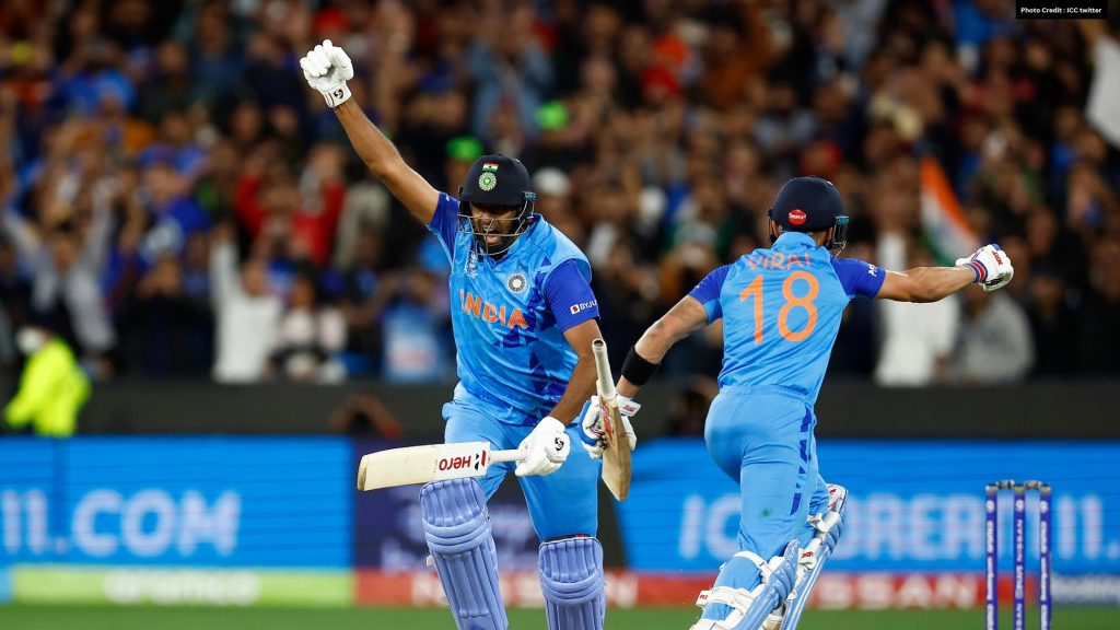 India vs Pakistan match turning points, Those two balls in India vs Pakistan match became the turning point of India's victory, Double bang of Diwali in India with Virat Kohli's brilliant game,