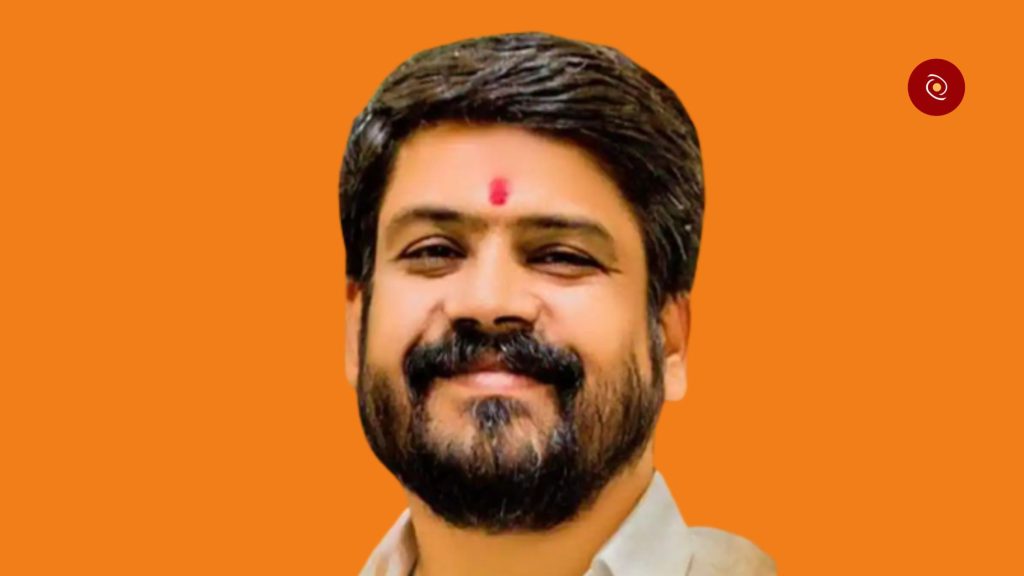 After seeing dead body MP Pritam Munde came Bhoval, Gopinath Munde's trusted activist's suicide shocked Beed district,  Bhagirath Biyani suicide or murder investigation started