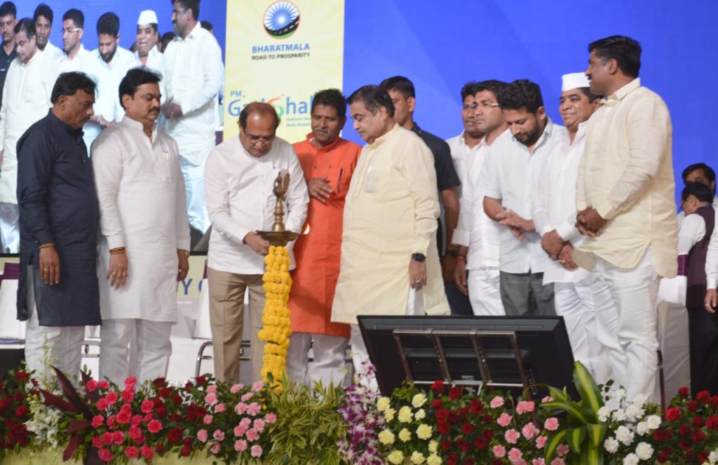 Ahmednagar will become logistics capital due to green field highway - Union Minister Nitin Gadkari, Ahmednagar flyover news,
