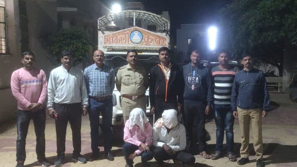 Jamkhed police arrested 2 criminals, Jamkhed police action in pickup theft case, Jamkhed crime news today,