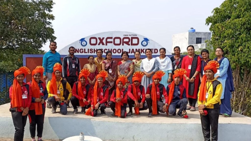Jamkhed's Oxford English School has achieved great success in monsoon sports competition