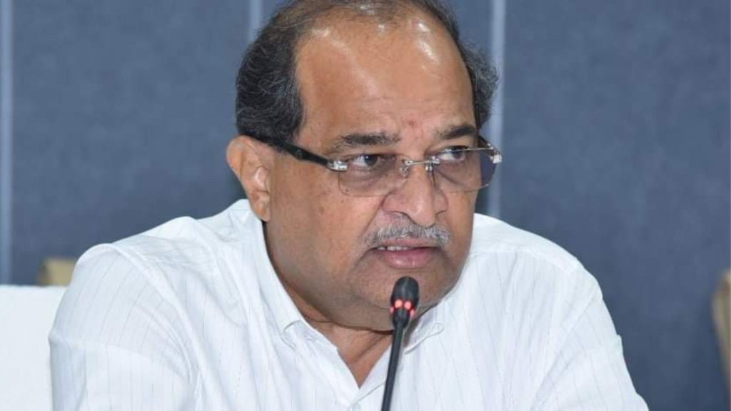 Revenue Minister Radhakrishna Vikhe-Patil's big statement regarding commercial complexes with private establishments on Gayran area