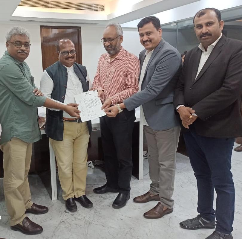 Selection of veteran journalist Raja Mane as Maharashtra State President of Voice of Media
