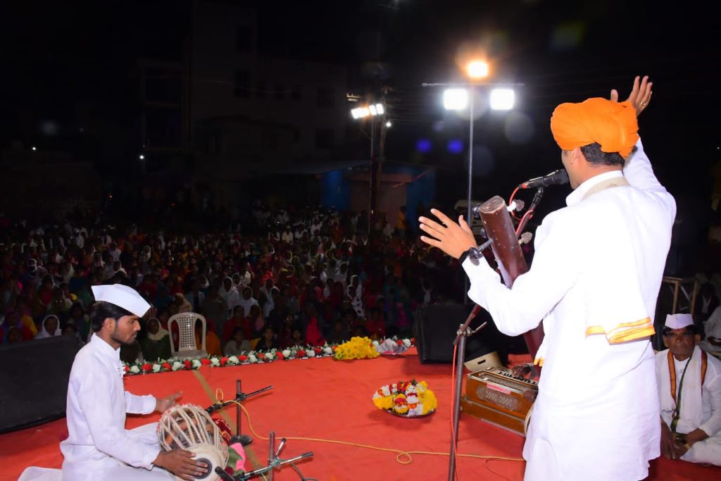 Stand firm with Prashant Shinde, who does social service sincerely round the clock - Dnyaneshwar Mauli Pathade Maharaj