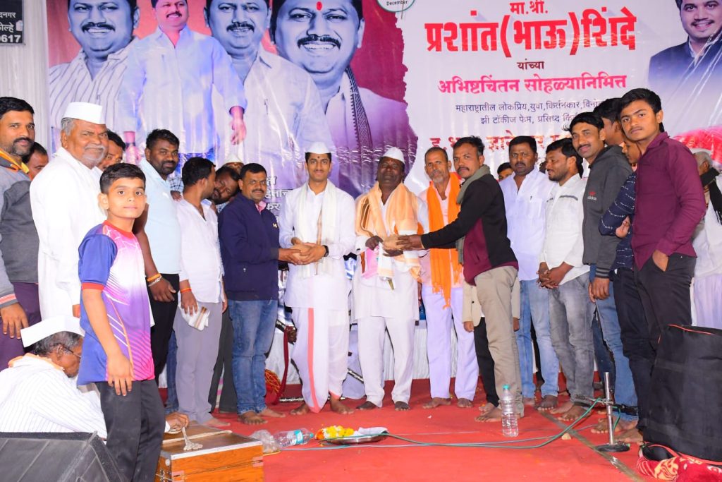 Stand firm with Prashant Shinde, who does social service sincerely round the clock - Dnyaneshwar Mauli Pathade Maharaj