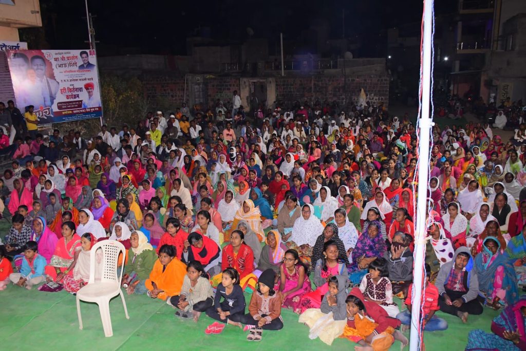Stand firm with Prashant Shinde, who does social service sincerely round the clock - Dnyaneshwar Mauli Pathade Maharaj