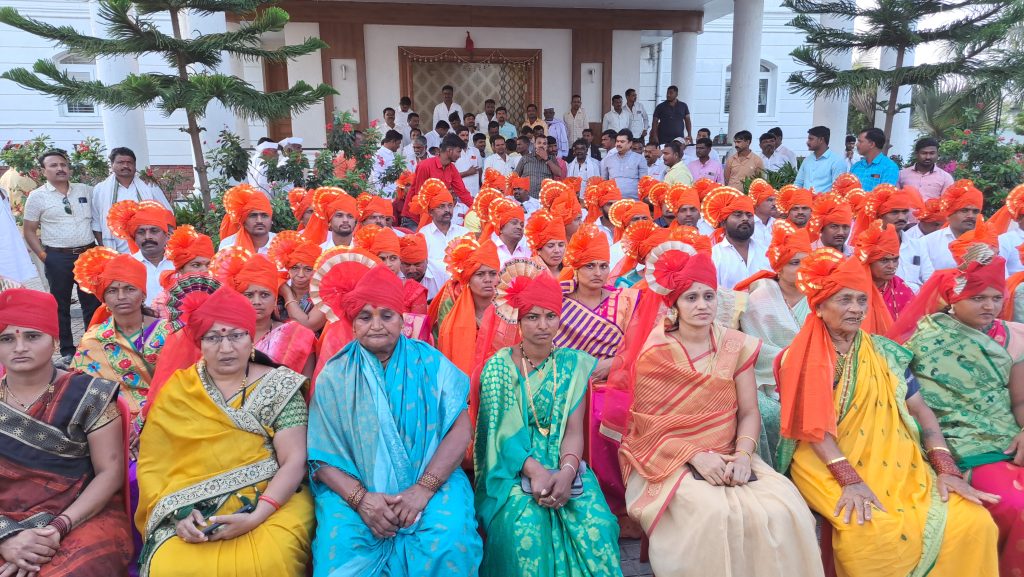 From here on no one will suffer from politics and administration, MLA Ram Shinde assured the workers, grand felicitation ceremony was held in Chondi for newly elected Sarpanch and members,