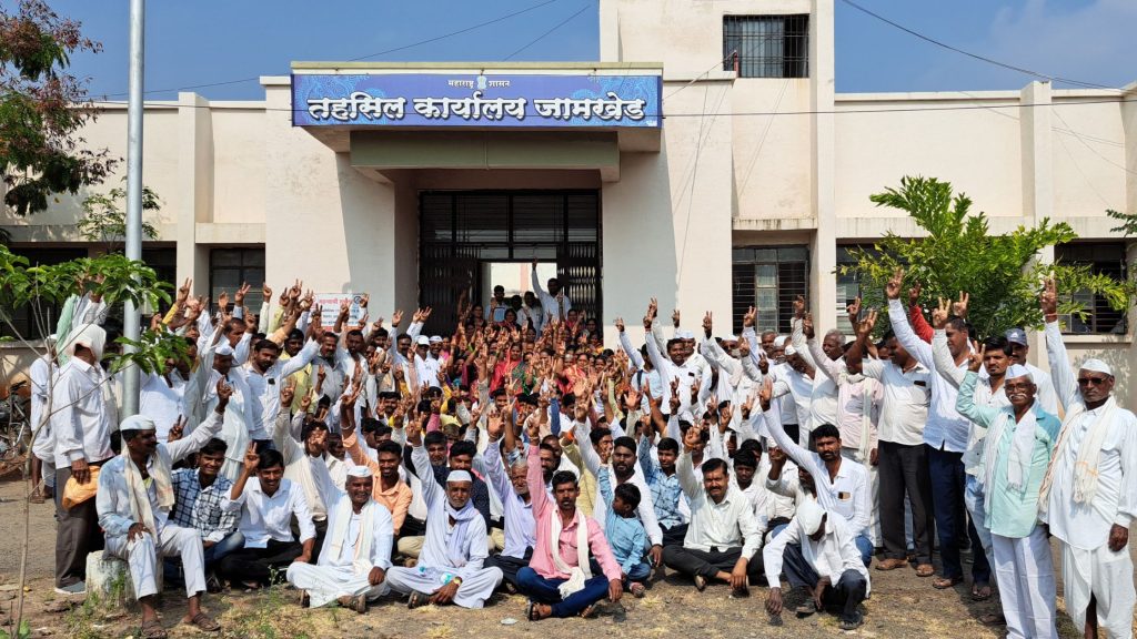 Subhash Kaldate's show of strength gave shock to the opponents, opponents were injured before the campaign, Kaldate group filednomination papers in presence of hundreds of supporters,