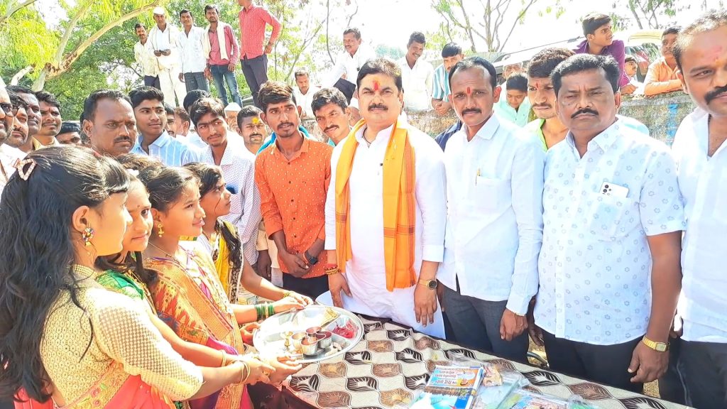 Distribution of educational materials to 300 students on initiative of Hattrick Sarpanch Maharudra Maharanwar in dhamangaon