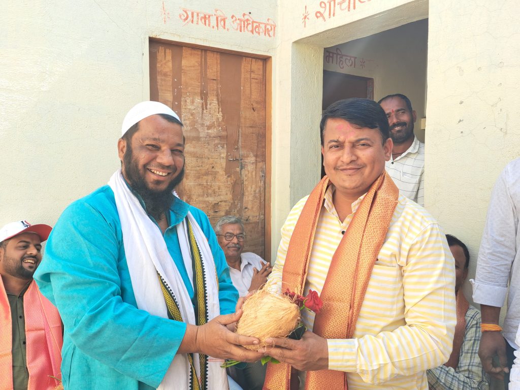 Democracy Alive Because of Fearless Journalist - Sameer Bhai Pathan, Journalists of Jamkhed taluka honored at Patoda