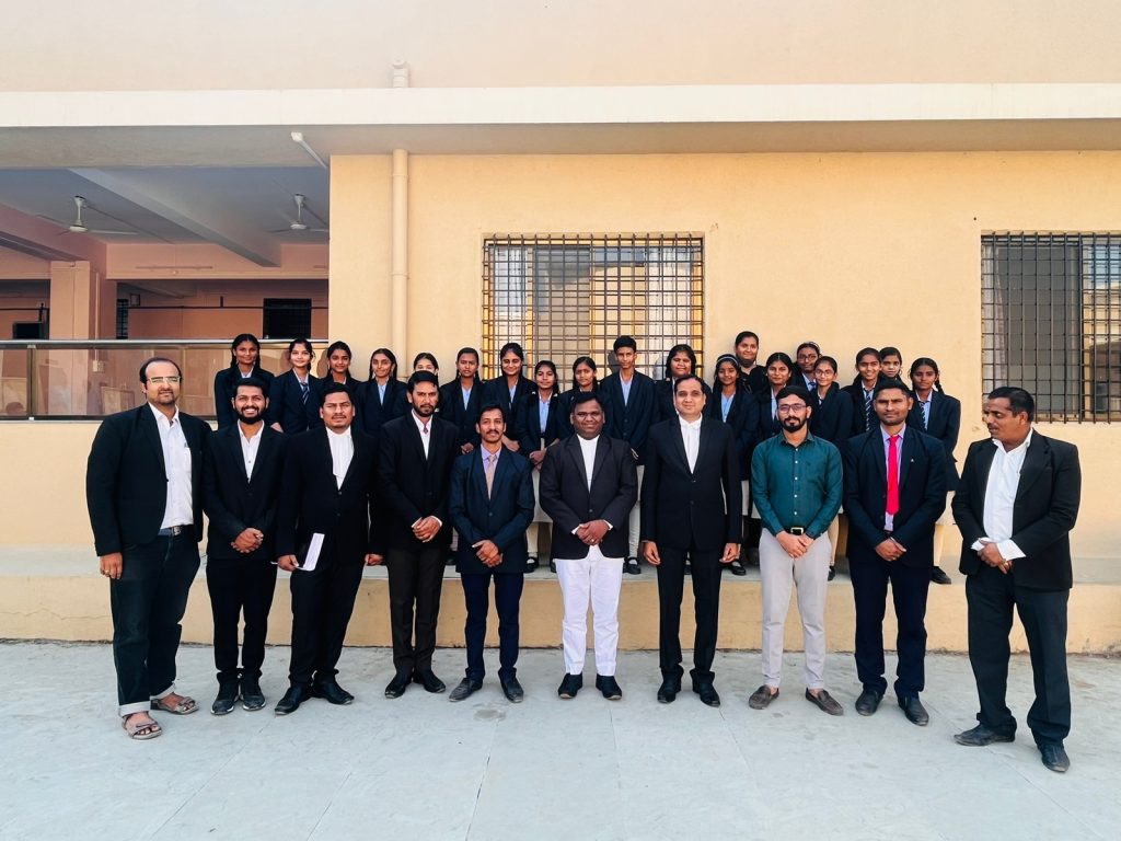Students of Kalika Podar Learn School interacted with Judge Rajinikanth Jagtap, Students of Kalika Podar Learn School enjoyed court proceedings,