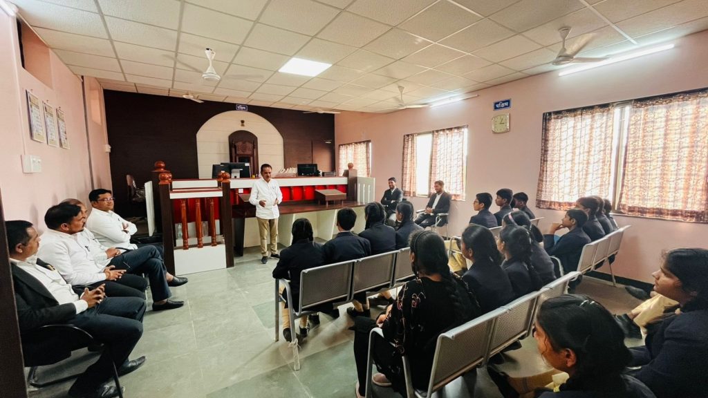 Students of Kalika Podar Learn School interacted with Judge Rajinikanth Jagtap, Students of Kalika Podar Learn School enjoyed court proceedings,