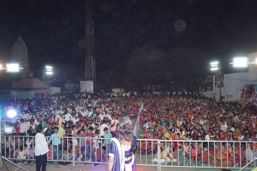 Naigaon festival organized by social activist Sandhyatai Sonawane has sparked strong discussion in Jamkhed taluka