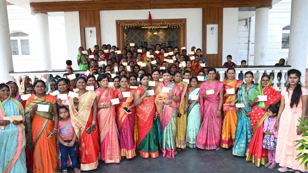 Thank you Modiji, 200 women of Jamkhed taluka sent letter to Prime Minister Narendra Modi, initiative of former Speaker Ashatai Shinde and Manishatai Mohalkar,