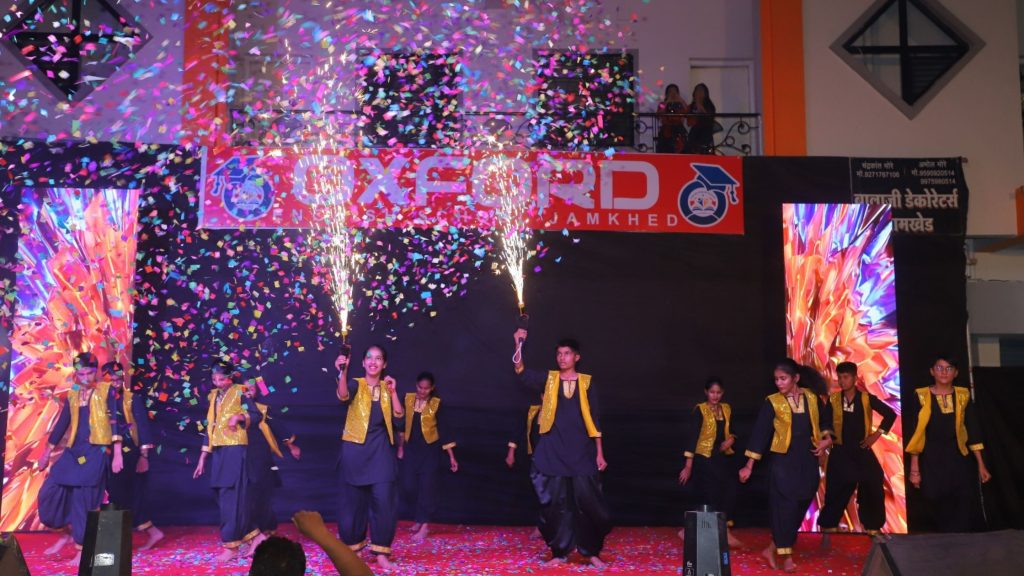 Oxford English School's innovative initiative to unleash students' talents lauded - Group Education Officer Kailas Khaire, jamkhed latest news,