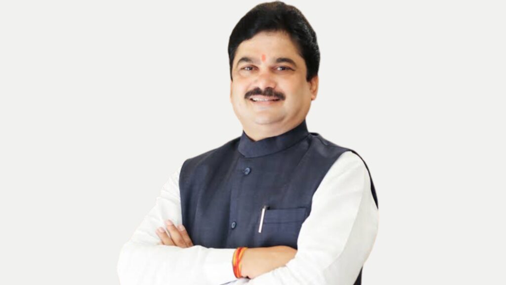 Chief Minister Eknath Shinde along with MLA Ram Shinde on Ayodhya tour,