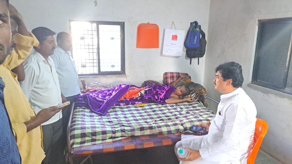 Karjat, financial assistance of one lakh from Chief Minister's Assistance Fund to injured patient, MLA Ram Shinde visited patient in Bitkewadi, don't worry I am with you,