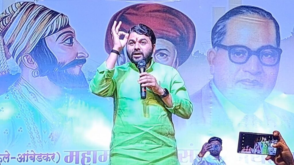Maharashtra should follow the example of Jamkhedkar - Ravikant Tupkar, Citizens stormy response to the Shindeshahi Bana program organized by Saau Foundation