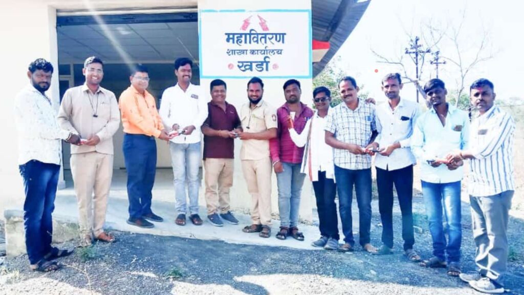 Maharashtra Day was celebrated with enthusiasm in Kharda, flag hoisting was done by journalists