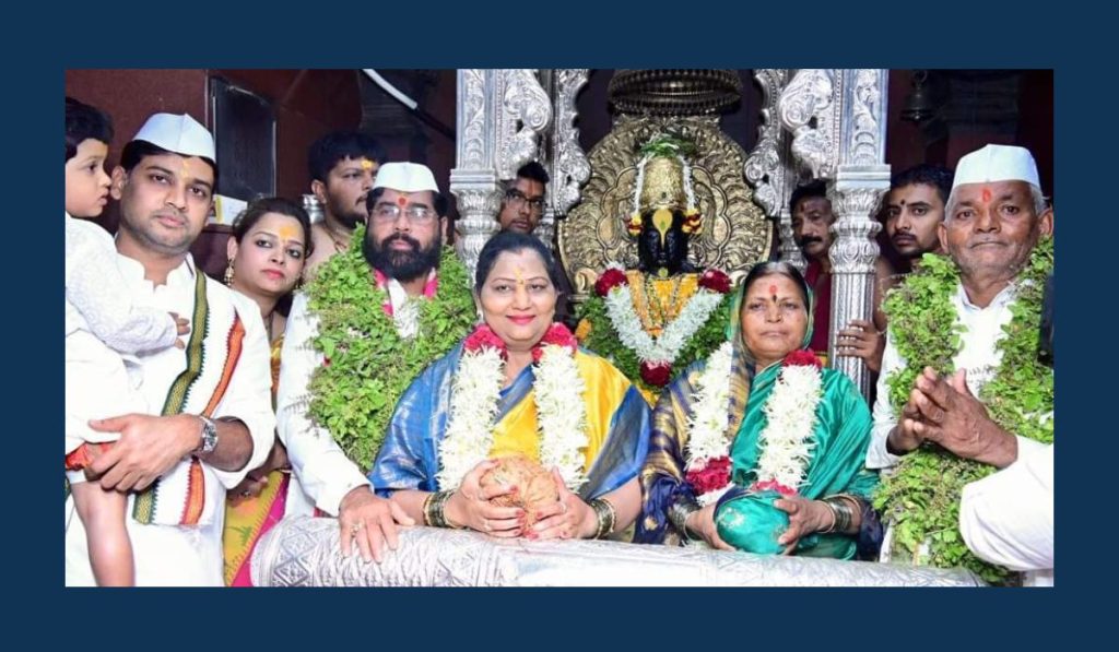 Ashadhi Ekadashi 2023, Warkari family of Ahmednagar district got honor of Government Mahapuja in Pandharpur Vitthal Rukmini tempal, Bhausaheb kale, Mangal kale,