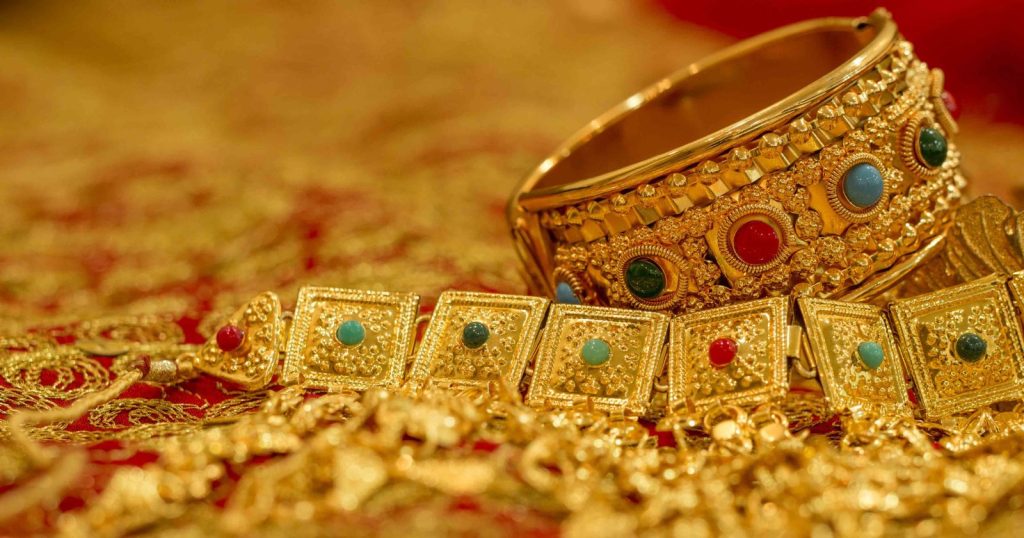 Gold rate today 23 June 2023, fall in gold - silver price, know today's market price