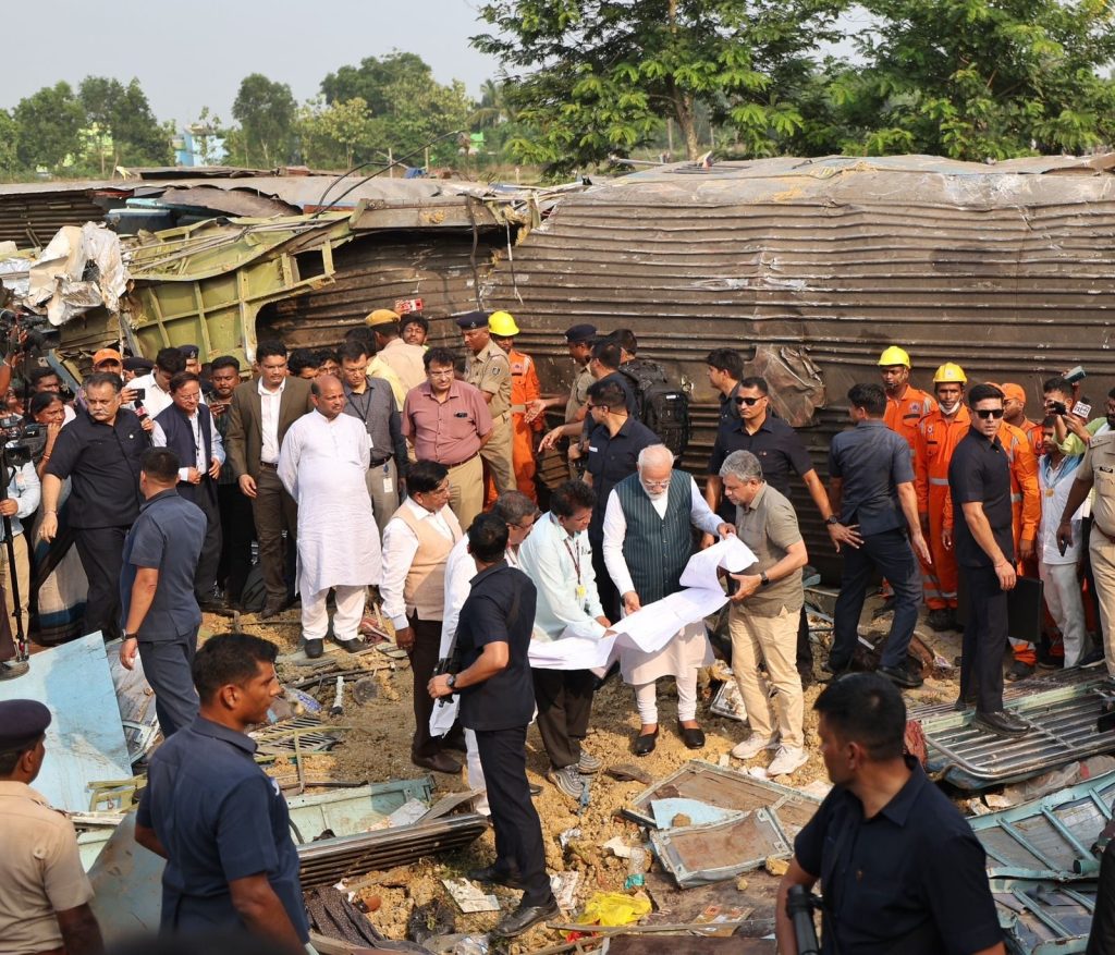 Odisha train accident latest live update, Prime Minister Narendra Modi inspected the incident site, 250 people died,1 thousand injured in Odisha train accident