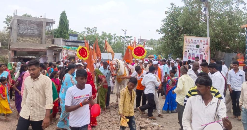 Ashadhi Wari 2023, Sant Eknath Maharaj Palkhi of Paithan received warm welcome in Jamkhed taluka, jamkhed news today, Sant Eknath Maharaj Palkhi Sohala 2023,
