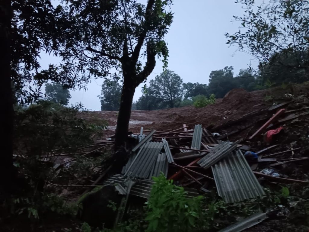 Raigad Khalapur Irshalgad Landslide latest news, repeat of Malin and Taliya, mountain collapsed on Irshalwadi-Irshalgad village, 5 people died, many people were trapped under mudslide, Chief Minister eknath shinde rushed to spot,
