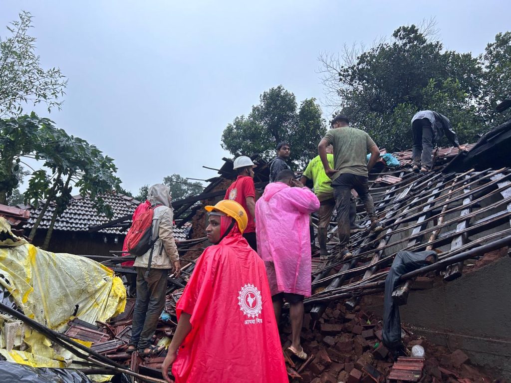 Raigad Khalapur Irshalgad Landslide latest news, repeat of Malin and Taliya, mountain collapsed on Irshalwadi-Irshalgad village, 5 people died, many people were trapped under mudslide, Chief Minister eknath shinde rushed to spot,